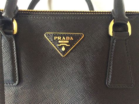 borse prada vecchie collezioni|prada handbags 2010.